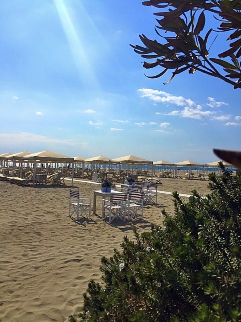 Roma Fiumetto and Umbrellas Bagno Tents -